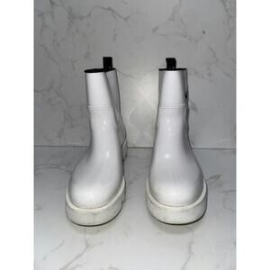 Moncler White Boots - Fair Condition
